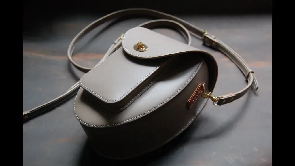 Кроссбоди Oval Bag: 7 листов A4, шаг пробойника 3,85 мм | Бесплатные выкройки и лекала Кроссбоди Oval Bag: 7 листов A4, шаг пробойника 3,85 мм